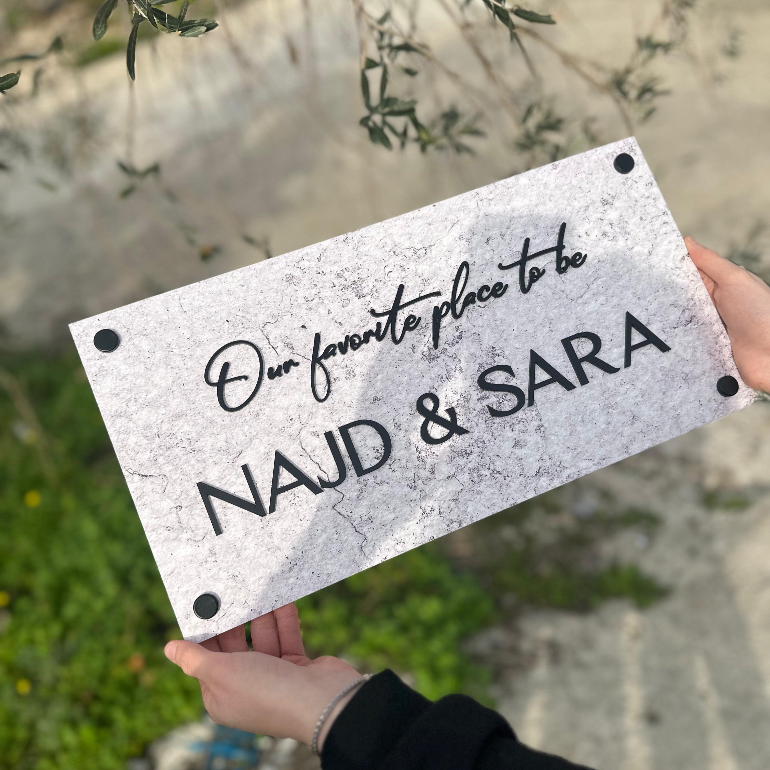 Najd & Sara | لوحة الأكريلك (UV)