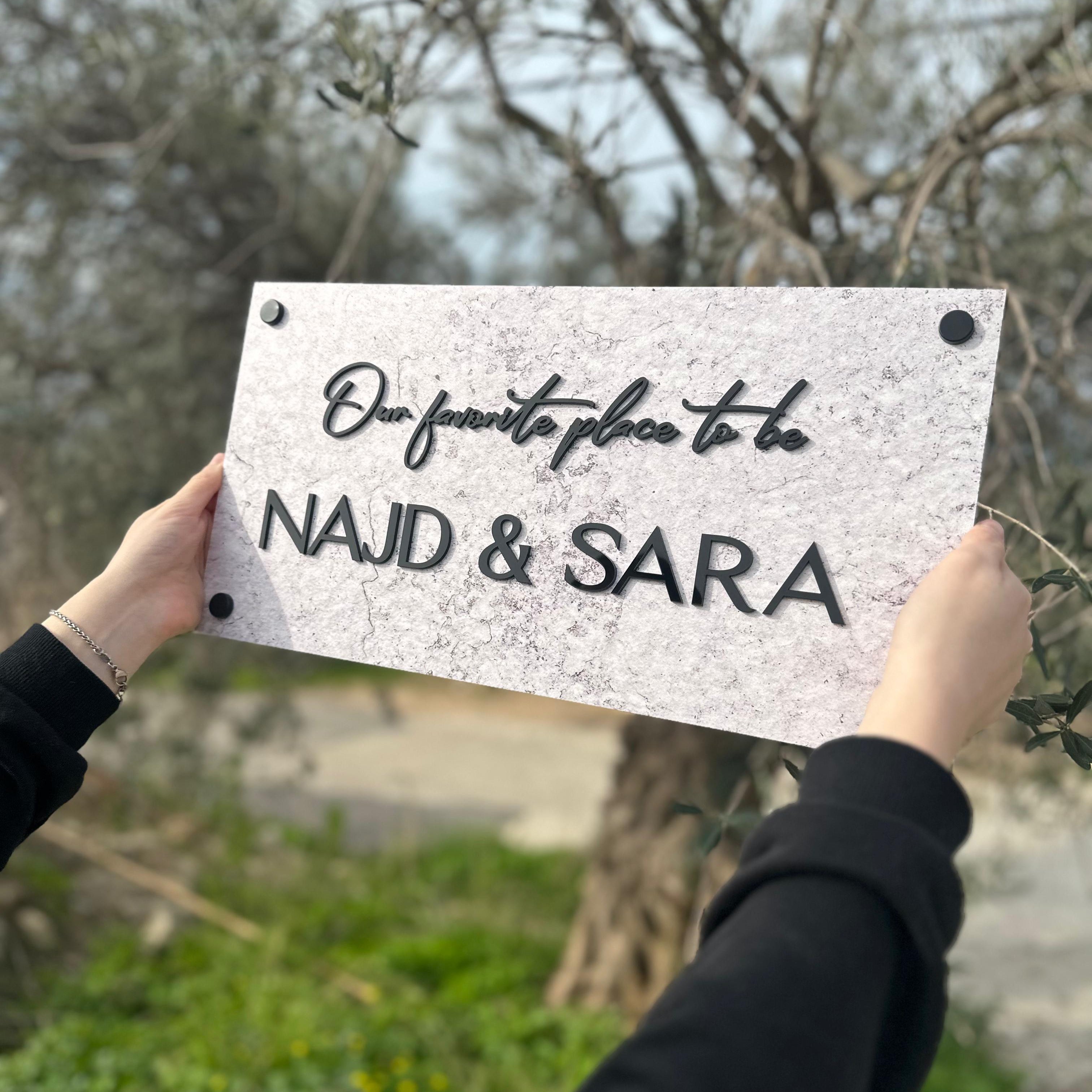 Najd & Sara | لوحة الأكريلك (UV)