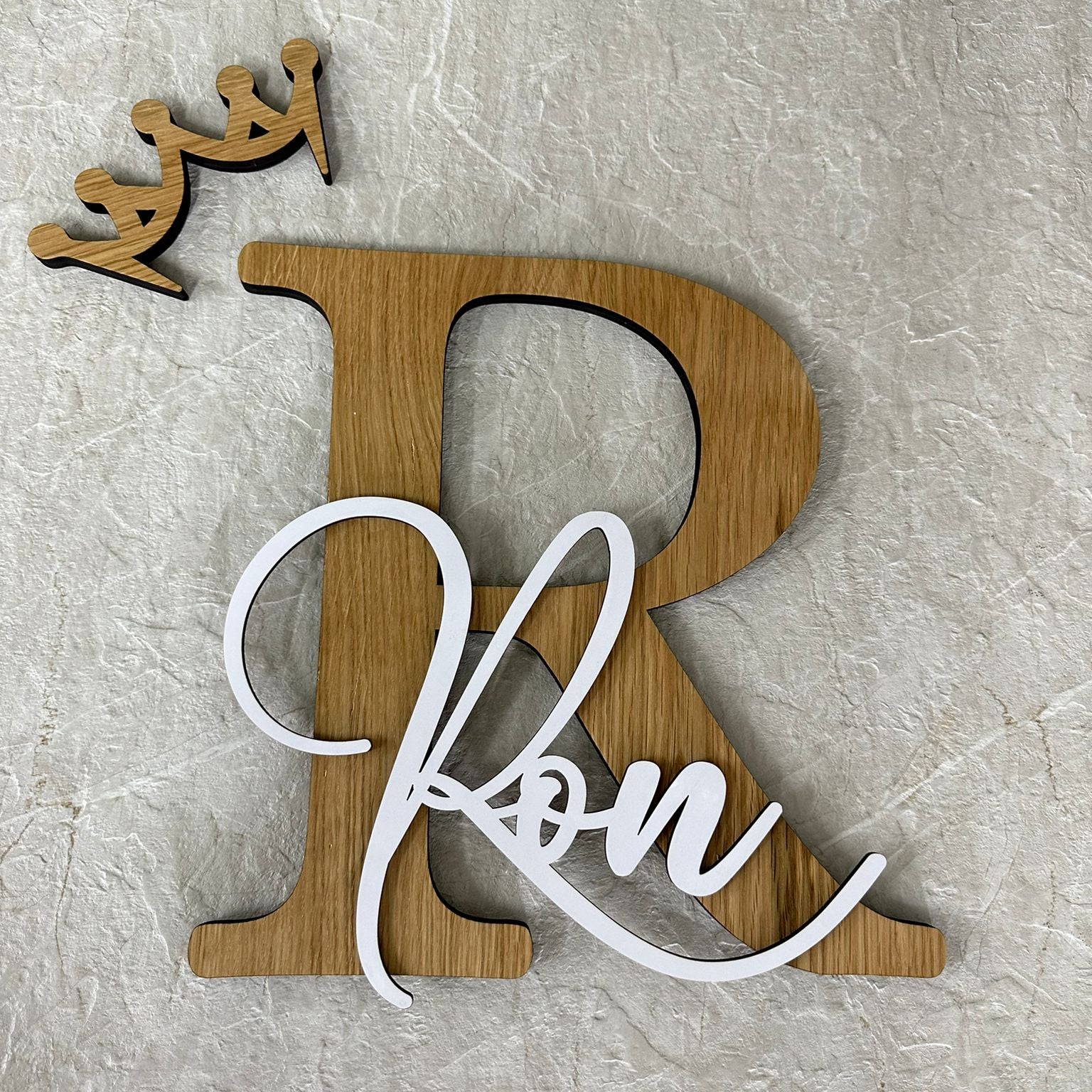 שלט אות עץ עם שם | Ron | חדרי ילדים