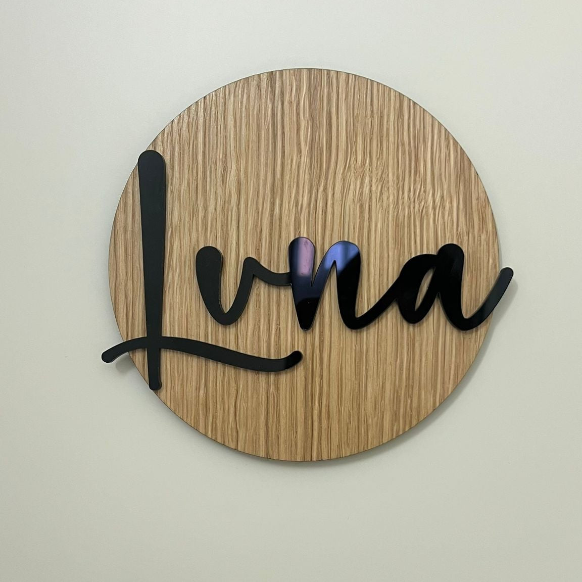 שלט עגול לדלת עץ | Luna | חדרי ילדים